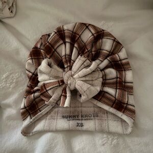 Bunny knots plaid size xs 3-6 months 
Worn 1-2 times. Great condition